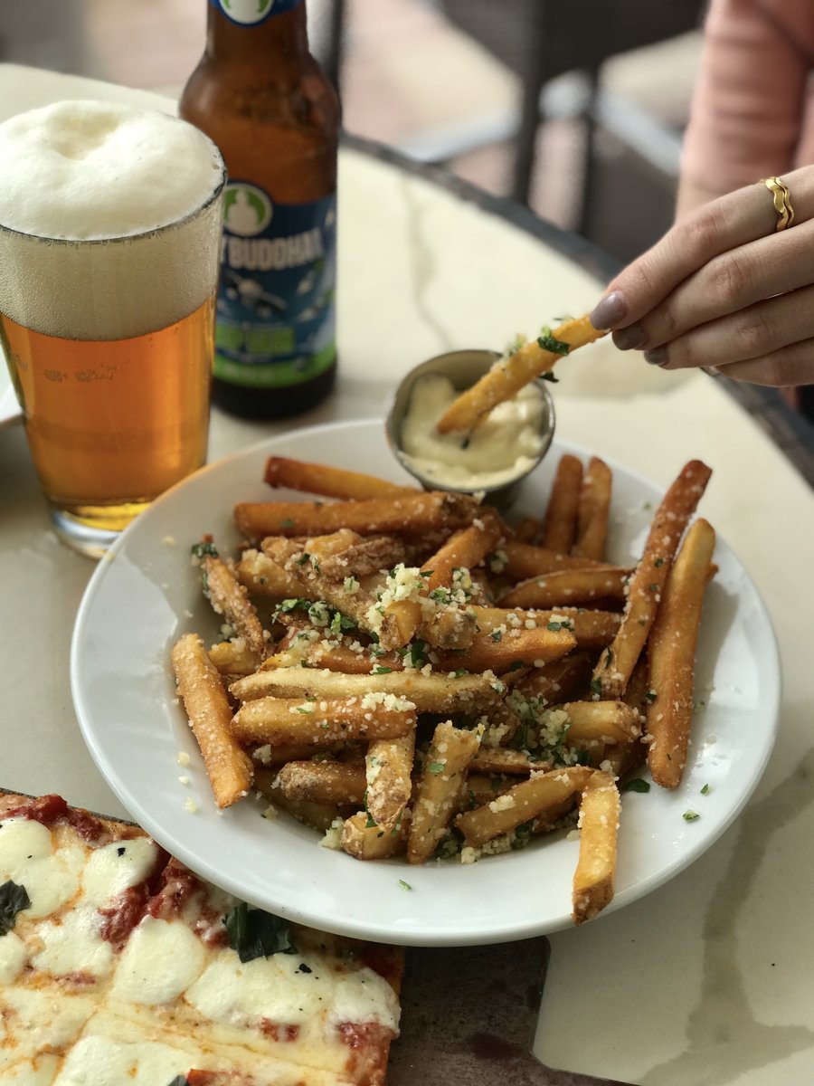 MaxsGrille's tweet photo. When the clock strikes the Happy hour, the fun begins! 🤩😋
Come in today for Happy Hour Daily from 4-7pm at Bar and High Tops! 
https://t.co/VxRsnOJCV9 https://t.co/9j5HpX630y