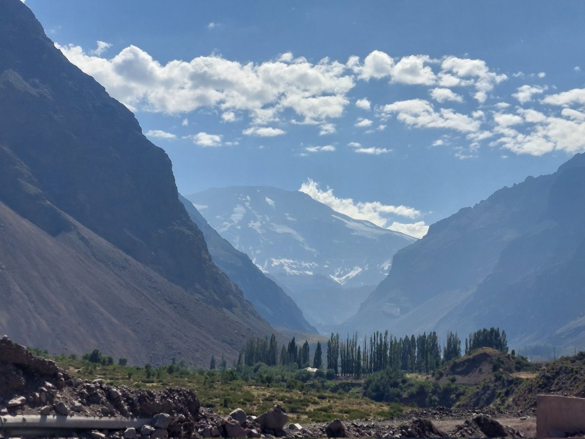 acorngirl24's tweet photo. A la vista volcan san jose de maipo😍 https://t.co/vuGt1jKCO0