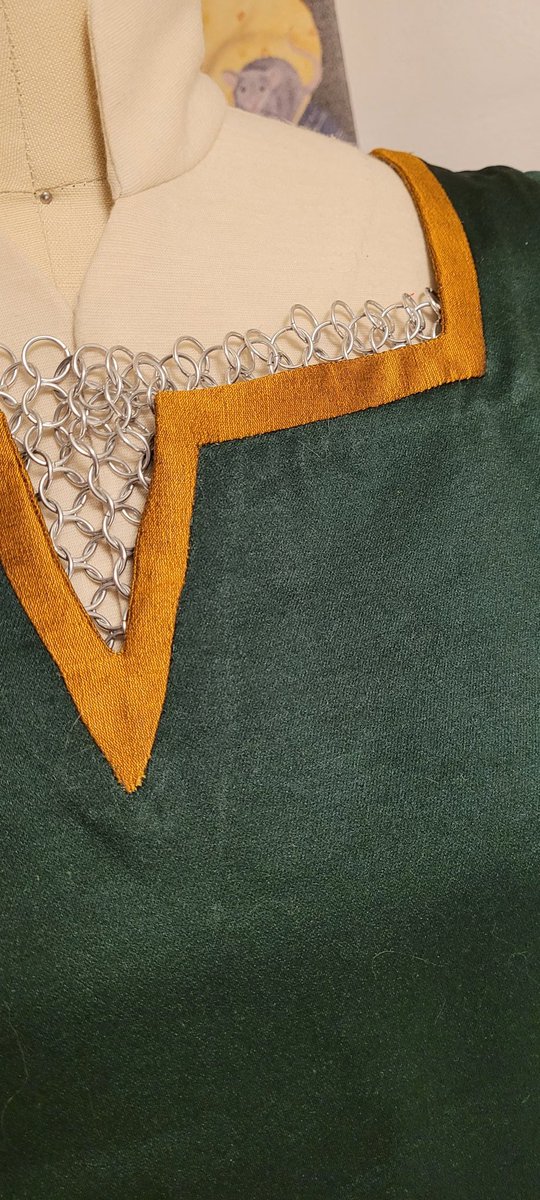 OzCostumes's tweet photo. I caught a nasty case of the sniffles over the weekend and otherwise have been really busy, but I wanted to show you the progress for my newest project!
#LegendOfZelda #nintendo #cosplay https://t.co/EvhZvucwNa