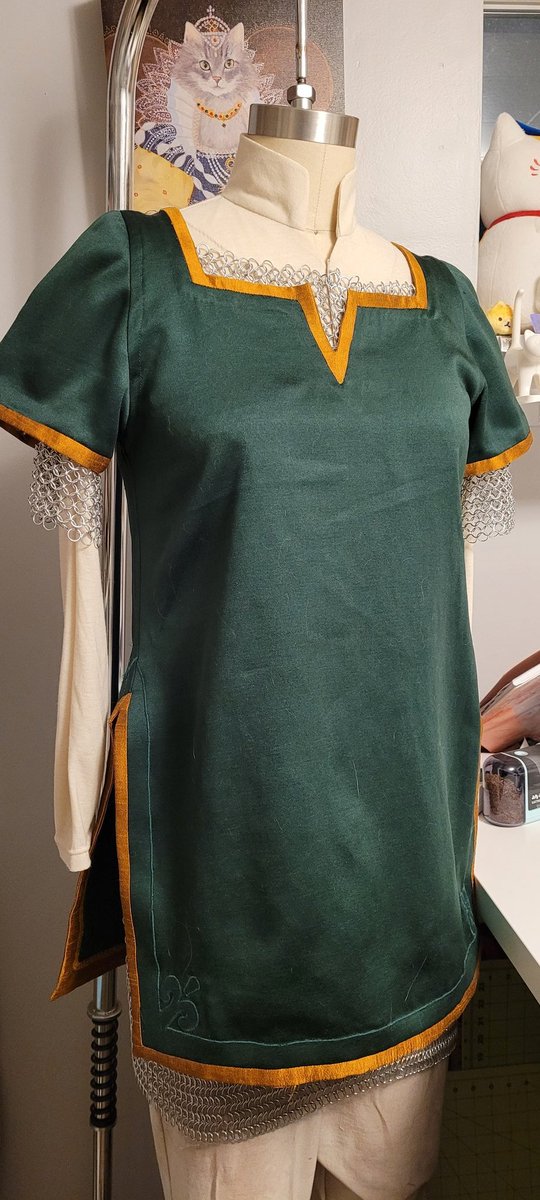 OzCostumes's tweet photo. I caught a nasty case of the sniffles over the weekend and otherwise have been really busy, but I wanted to show you the progress for my newest project!
#LegendOfZelda #nintendo #cosplay https://t.co/EvhZvucwNa