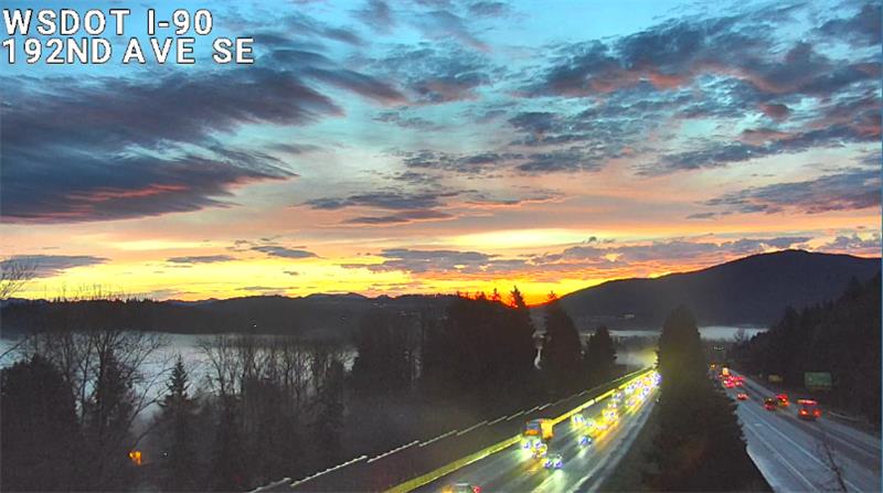 wsdot_traffic's tweet photo. I know it's well into the afternoon, but I can't get over these sunrise shots from this morning on our traffic cameras! 

❤️WSDOT traffic cameras > any other traffic cameras
#NeverTooLateForSunrisePictures https://t.co/wpbNTfDy13