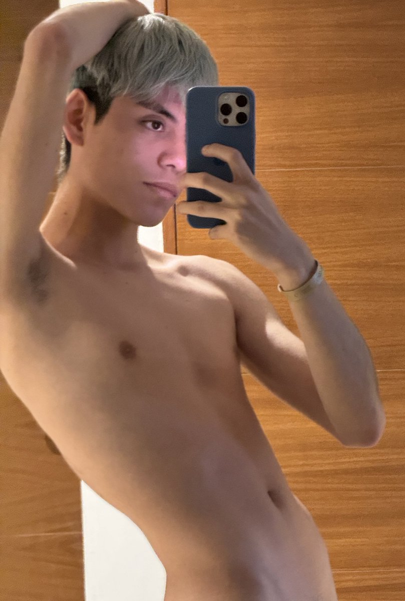 kevinvenegasss's tweet photo. Pues un reto no? 50 rt y 150 ❤️ y se las subo completa 😘 https://t.co/9MHR1YnVHk