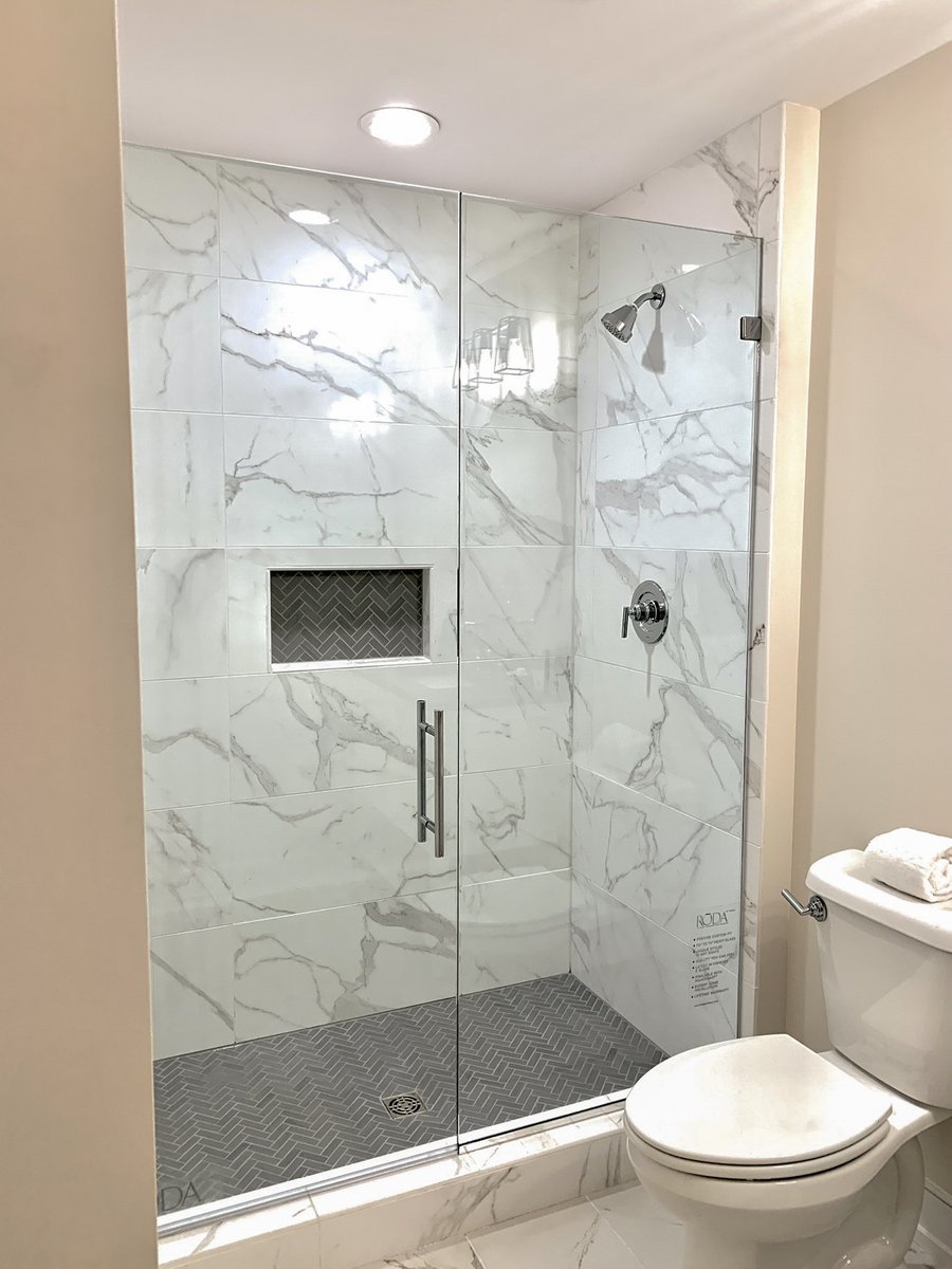 BascoShower's tweet image. Our Majestic Dresden👑

Its frameless look makes it feel as if it's floating above your enclosure🕊️

See yours today!

🔗tinyurl.com/5fdhm2a9

#Basco #BascoShowerDoor #Dresden #Dresden935 #Shower #ShowerDoor #GlassShower #GlassDoor #Bathrooms