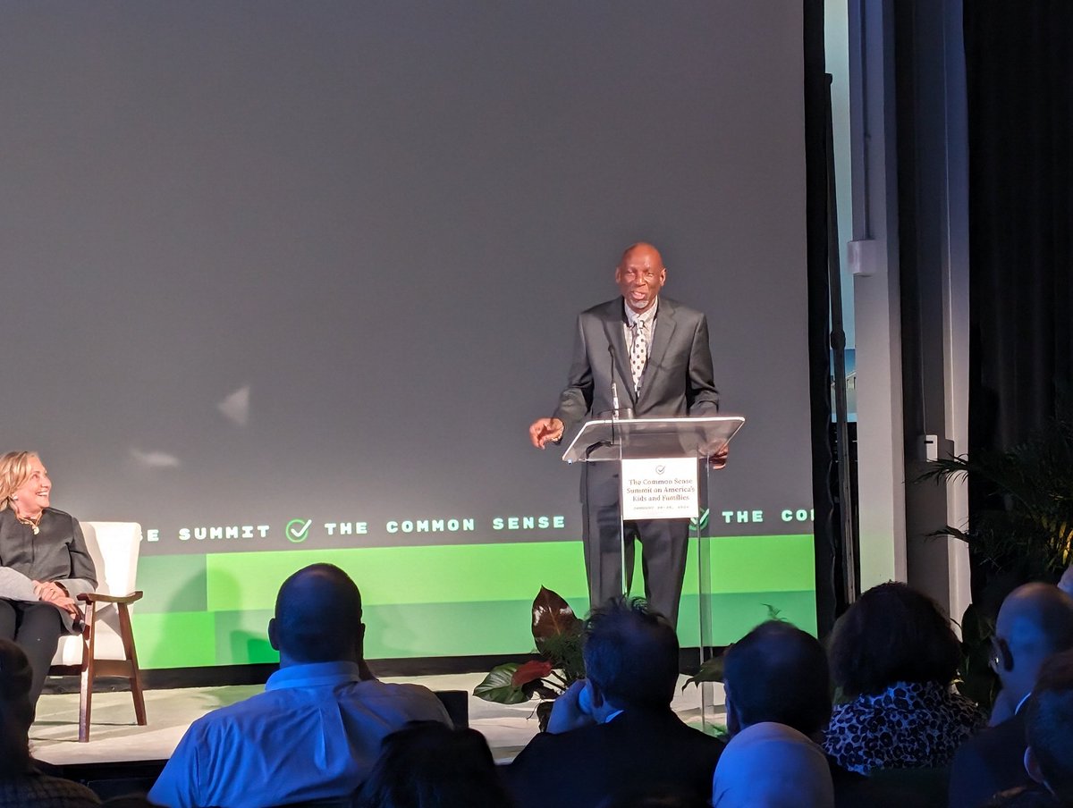 So inspiring to witness Geoffrey Canada win the inaugural Marian Wright Edelman Award for Leadership in Child Advocacy at the <a href="/CommonSense/">Common Sense Media</a> Summit! Presented by <a href="/HillaryClinton/">Hillary Clinton</a>. #CommonSenseSummit