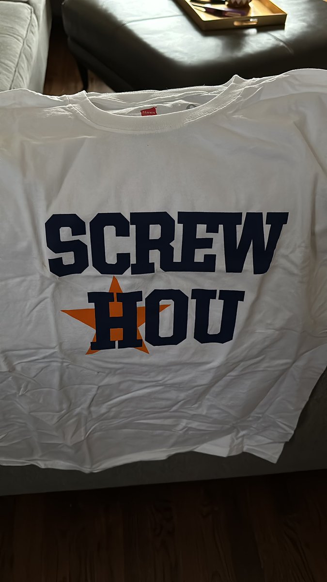 LiLWiL612's tweet photo. @JimmyRandazzo i dont know abt ya mfrs and mfettes, but i just got my Jimmy giveaway tee! Ready for @Yankees baseball! #FckHou #Asstros🖕🏼#ScrewHou 🙌🏼 Thank You @JimmyRandazzo luv it! 🫡 https://t.co/x6BjRBsoe5