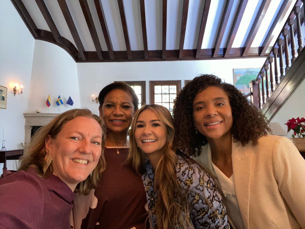MariacSuecia's tweet photo. Colombia cuenta con 6️⃣ mujeres a la cabeza de sus departamentos, máximo histórico en 🇨🇴. Conversé con 3️⃣ de las nuevas gobernadoras, sobre sus carreras políticas, desafíos y potencialidades de sus territorios. Gracias por permitirme conocer más sobre las realidades que enfrentan. https://t.co/yKJ8biKMPr