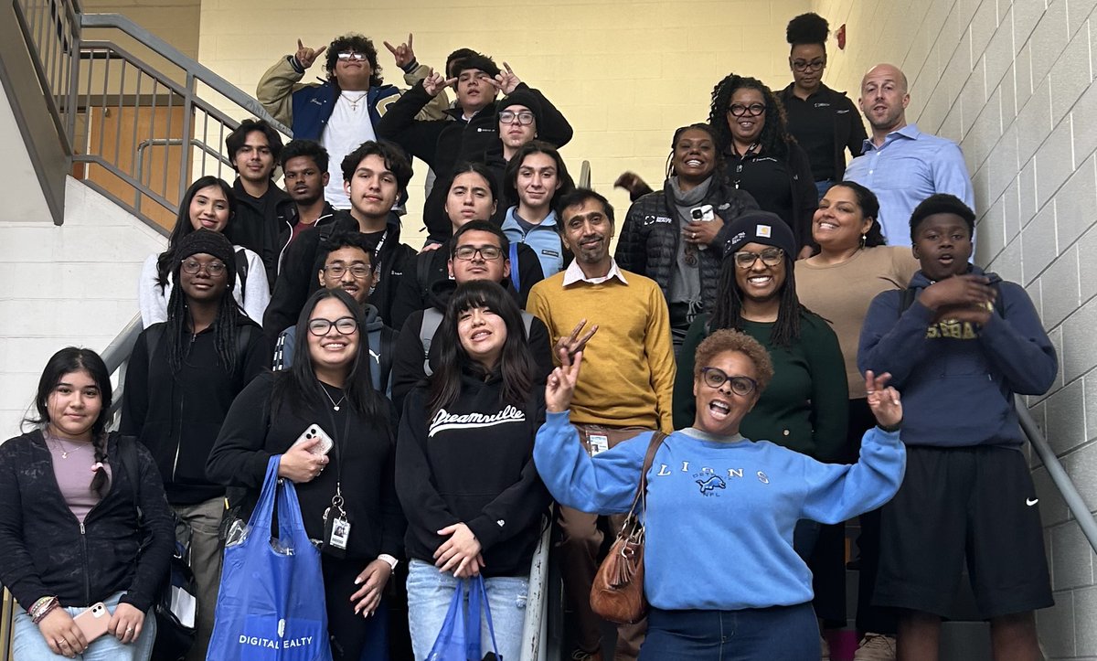 WorkReadyDISD's tweet photo. One of Conrad H-TECH's Industry Partners, Digital Realty, hosted an outstanding event for a group of our 11th grade students, including guest speakers, "speed mentoring," and lunch. Thank you Natalie Lucas &amp; colleagues! @digitalrealty @DISD_PTECH_ECHS https://t.co/71kQQIubMS