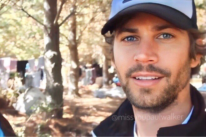 paulwalker_bae's tweet photo. My Paul on his @ReachOutWW mission.
#PaulWalker #missyoupaulwalker #alwaysinourhearts #roww #dogood @RealPaulWalker https://t.co/wFa5Dq6ksV