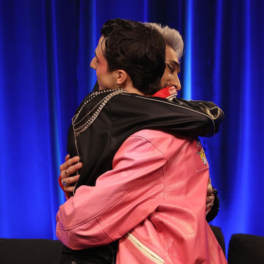 mrinamll's tweet photo. mi corazón se acaba de partir en tres mil pedazos 💔💔💔💔
 #OTDirecto29E https://t.co/3jGd81XojM