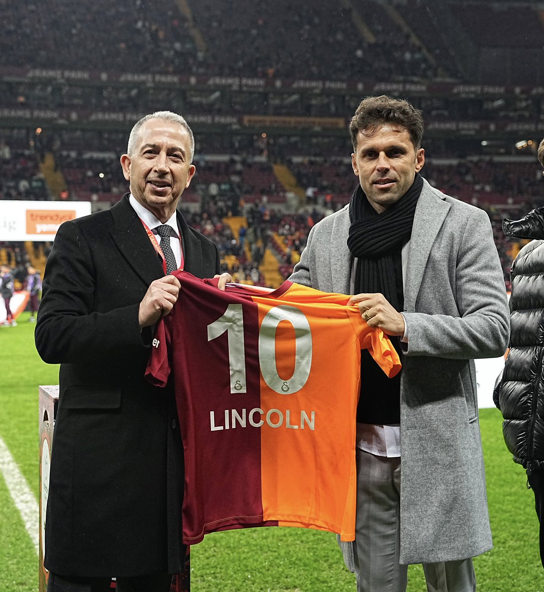 GalatasaraySK's tweet photo. 📸 Eski oyuncumuz Cassio Lincoln’ü, RAMS Park’ta ağırladık. 💛❤️ https://t.co/j3txKUAFTR