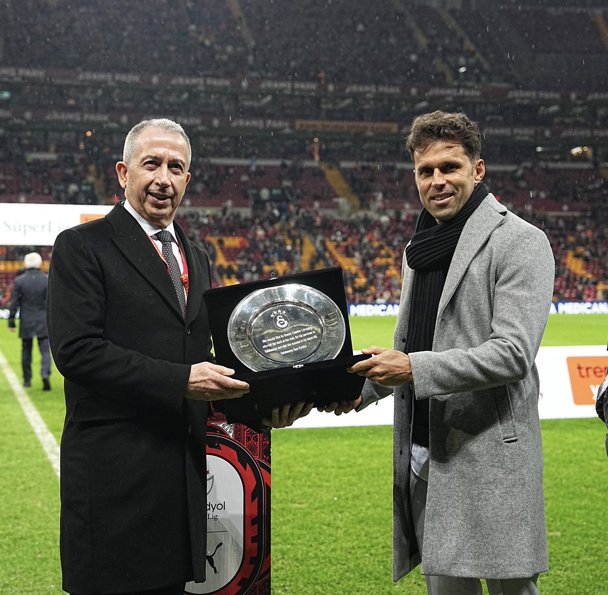 GalatasaraySK's tweet photo. 📸 Eski oyuncumuz Cassio Lincoln’ü, RAMS Park’ta ağırladık. 💛❤️ https://t.co/j3txKUAFTR