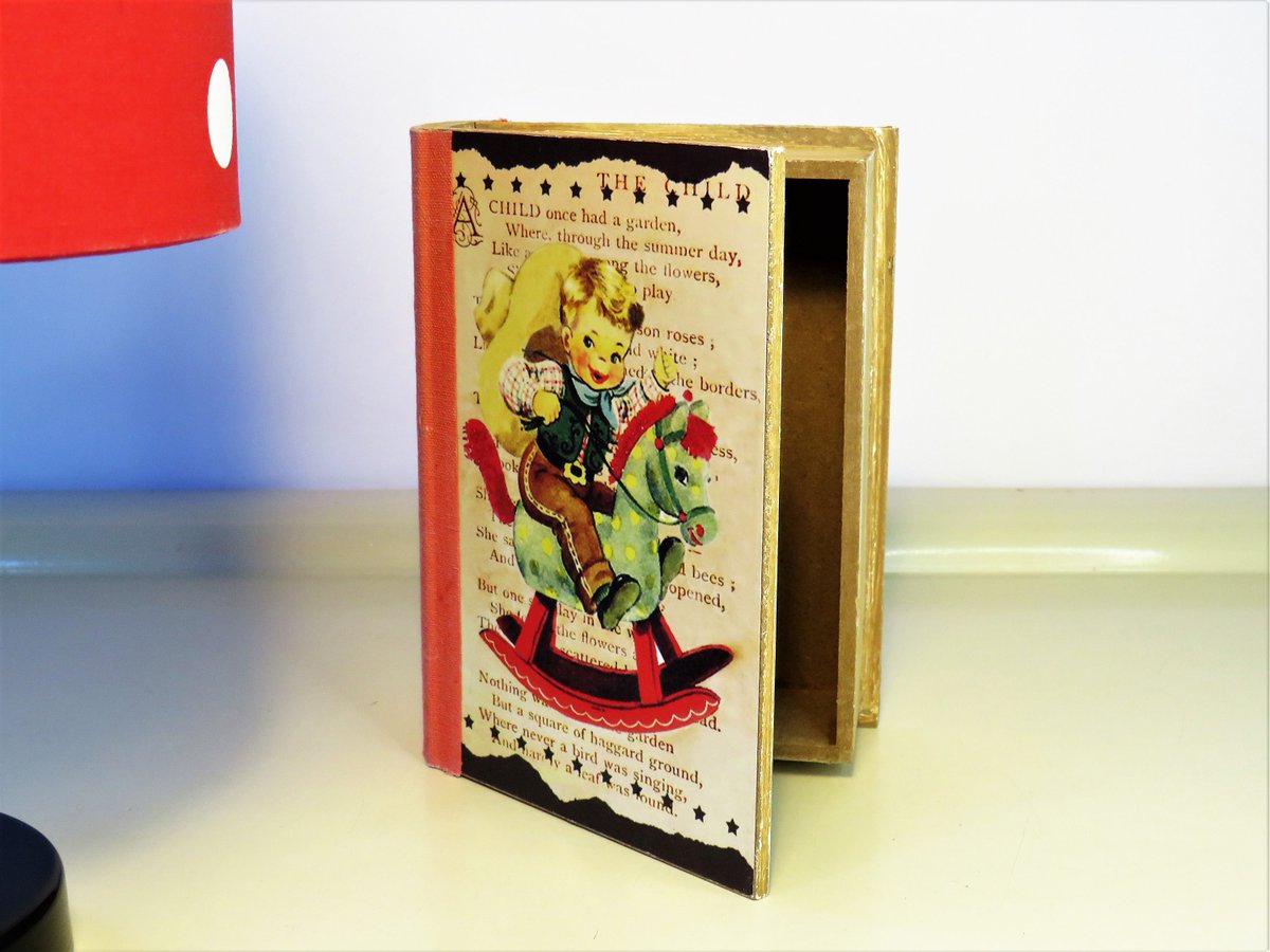 MaLanterne's tweet photo. Vintage Book Safe, Storage Box for Kids, Children Book, Hollow Book Box With Hidden Storage, Wooden Fake Book Openable, Secret Garden, 70s https://t.co/bVNaP3YrFv #Vintage #Home decor #Sales #Retro #Summerdress #Music #Fashion #SecretCompartment https://t.co/wsvfGXOoLp