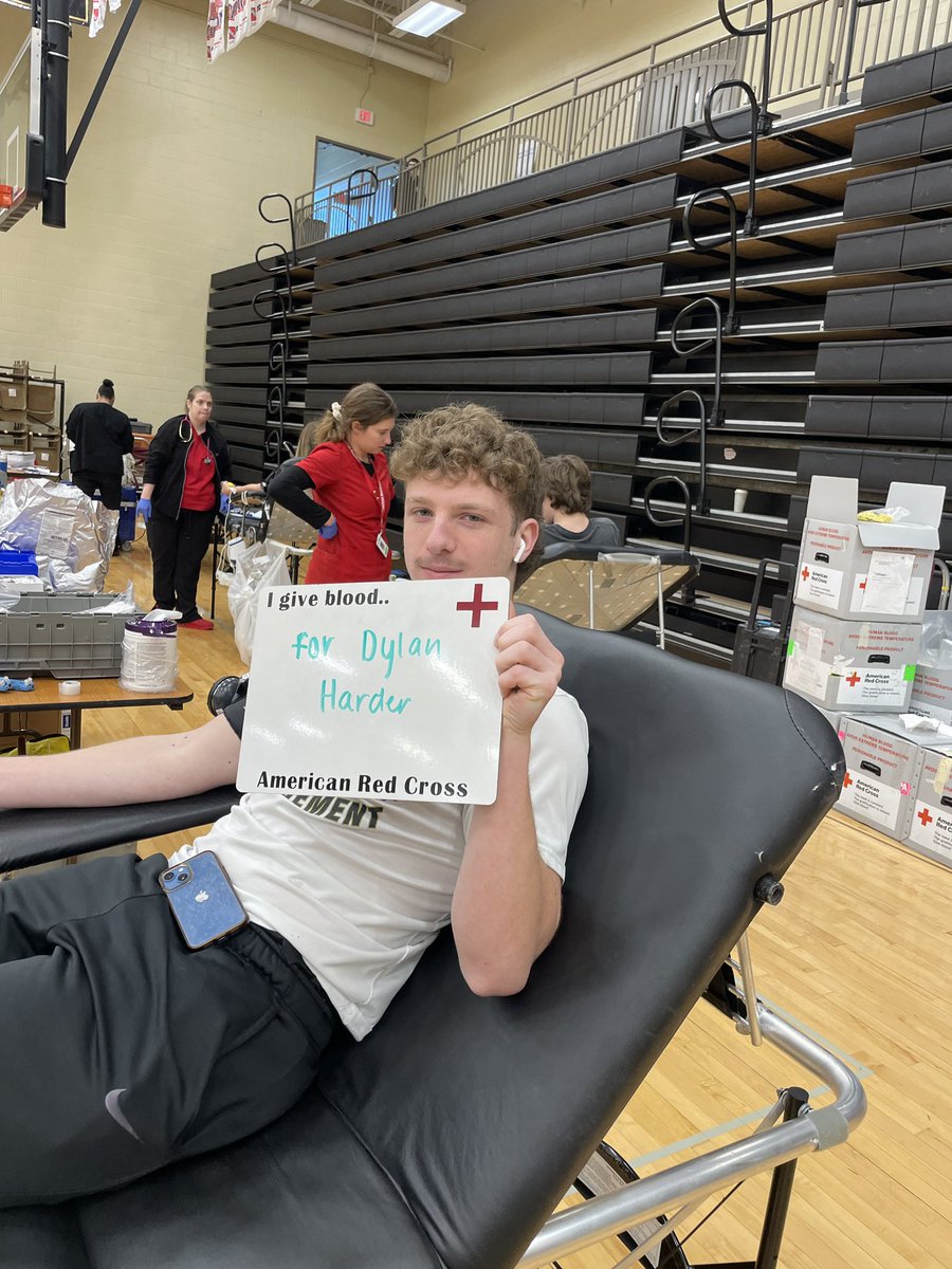 JenniferLewis71's tweet photo. Here’s why we give!
Thank you to all of our amazing donors today.  We far exceeded our goal!  If you’re interested in being someone’s hero we’d love to see you at our next drive on 3/26 from 6:30 - 1:00.  Message me or sign up online.
@GlenwoodRams https://t.co/sOtxMtAQmh