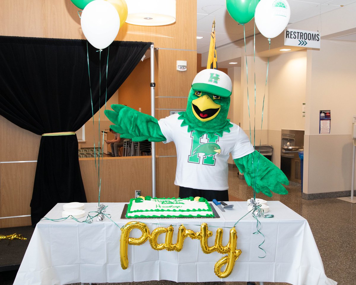 hagerstowncc's tweet photo. Students enjoyed a welcome back lunch, and a birthday celebration for Hawkeye in the AC&amp;T Student Center today!🎉

#hccnow #springsemester https://t.co/6AziuAXWqq
