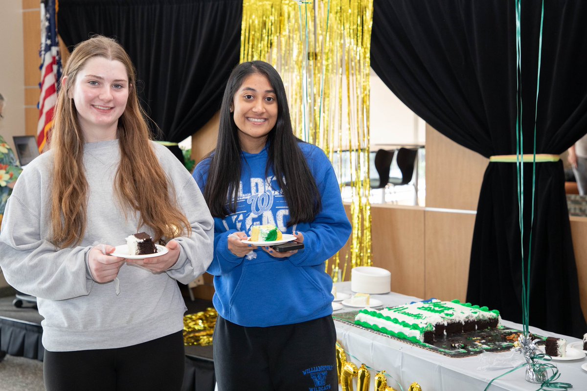 hagerstowncc's tweet photo. Students enjoyed a welcome back lunch, and a birthday celebration for Hawkeye in the AC&amp;T Student Center today!🎉

#hccnow #springsemester https://t.co/6AziuAXWqq