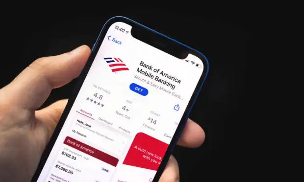 Brian Moynihan of @BankofAmerica on devices: “Sure they can pull out money more quickly and can maybe be a risk, but it also takes massive expenses and shifts it to a benefit for the customer”.  #banktech #mobilebanking @BankDirector @bakerhill
