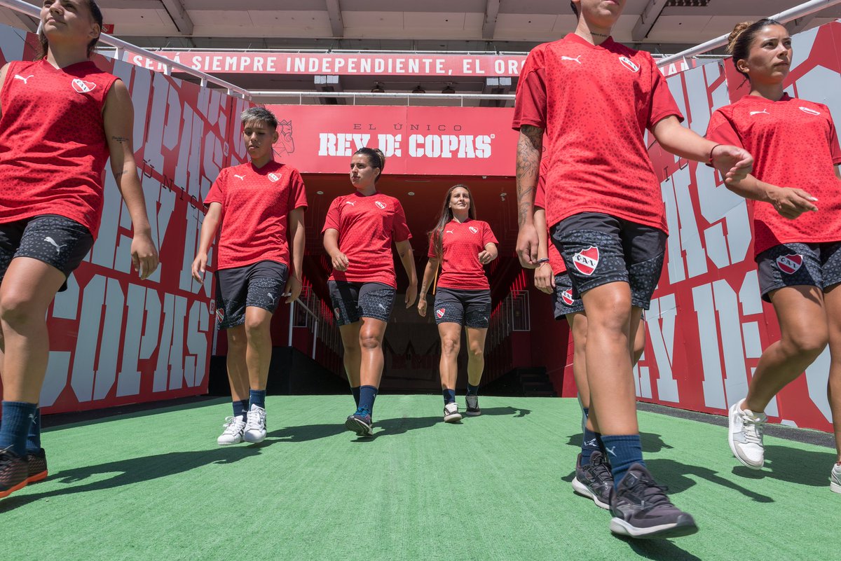 Independiente's tweet photo. Las nuevas refuerzos de las Diablas 🔥

Estefi Gauto (1er contrato), Ailen Sosa, Luciana Perera, Iara Almada (1er contrato), Florencia Silva, Iris Cardozo y Marta Pinardelli ya pusieron la firma y son parte de #Independiente para la próxima temporada.

#TodoRojo 🔴 https://t.co/sZnGeDx49d