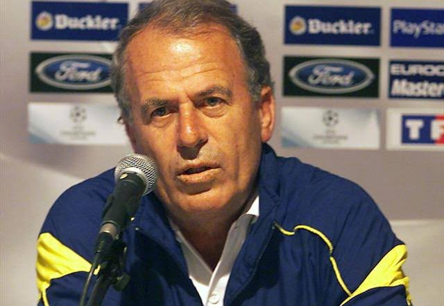 ElisBuseArac's tweet photo. Süper Lig’de iç sahada üst üste 23 maçta 23 galibiyet alan ilk Türk teknik direktör Fenerbahçe’yle Mustafa Denizli’dir. https://t.co/t1HuXkT8fe