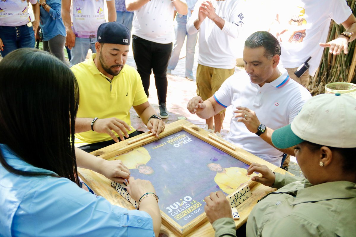 JuventudAlberto's tweet photo. La juventud con @AlbertoTejeda_ realizan, campaña juvenil “Cuida tu Parque”, el cual se realizaron varias actividades recreativas 🤸🏻‍♂️🎤⭐️

“Siempre en apoyo al desarrollo de la juventud, la mujer y de todo el municipio de #SDE” ✌🏻 

#UnGerentePaQueResuelva
#JuventudConLuisAlberto https://t.co/eS2QvJRh17