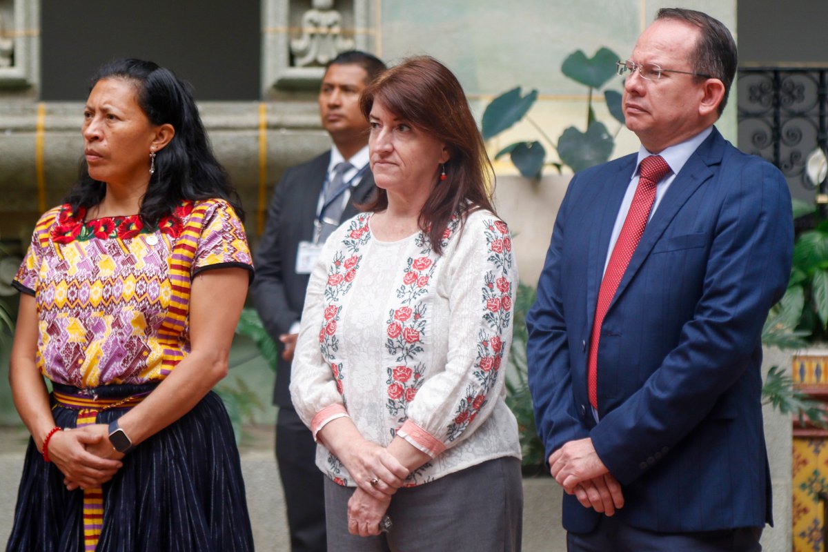 #GuatemalaAvanza | La Ministra de Cultura y Deportes <a href="/LiwyGrazioso/">Liwy Grazioso</a>  participó en la segunda reunión del Gabinete del <a href="/GuatemalaGob/">Gobierno de Guatemala 🇬🇹</a>, que dirigió el Presidente <a href="/BArevalodeLeon/">Bernardo Arévalo</a> y la Vicepresidenta <a href="/KarinHerreraVP/">Karin Herrera</a>, este 29 de enero en Casa Presidencial.