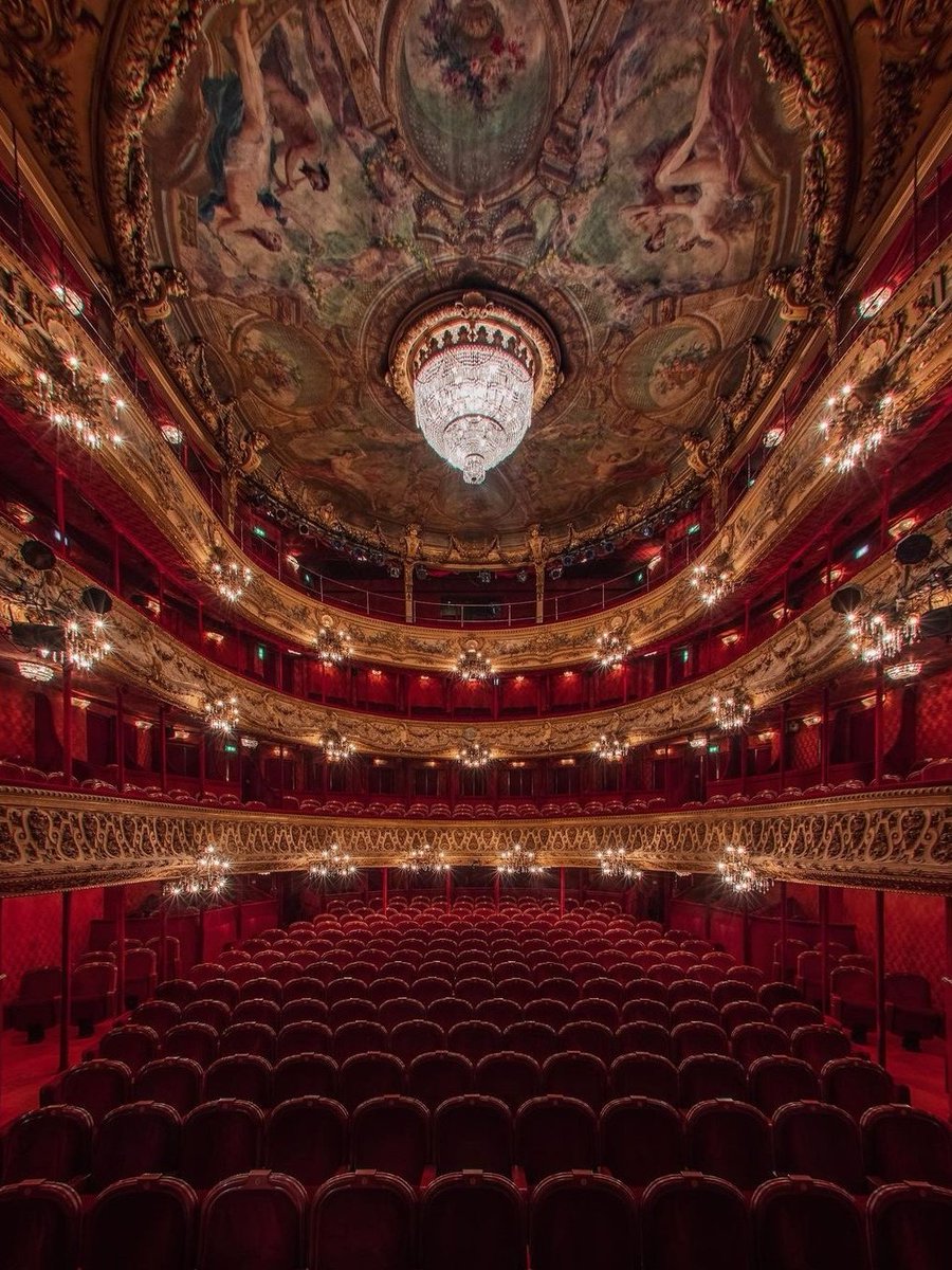 𝐃𝐫𝐚𝐦𝐚 𝐚𝐧𝐝 𝐁𝐞𝐚𝐮𝐭𝐲 𝐈𝐧𝐭𝐞𝐫𝐭𝐰𝐢𝐧𝐞𝐝 𝐢𝐧 𝐏𝐚𝐫𝐢𝐬. Théâtre du Palais-Royal Paris // 🇫🇷 ♡