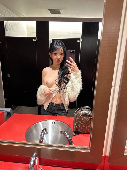 Uber for kitty? https://t.co/gYhjJ2yNxd