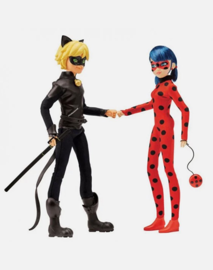 Teleadicto69's tweet photo. No sabía que los invitados especiales eran Cat Noir y Lady Bug #OTGala9 #OTDirecto29E https://t.co/6QXlATAtFV