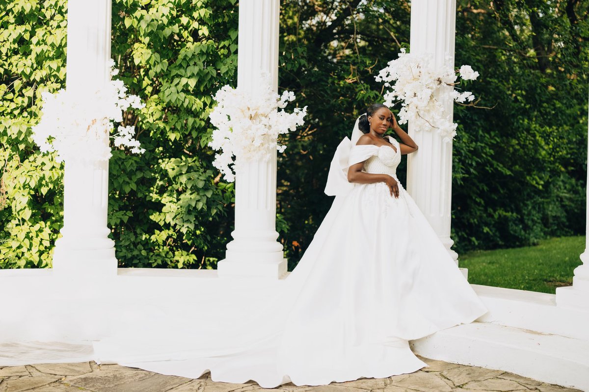 TemsDelight's tweet photo. Enjoy the breathtaking portrait looks from N &amp; E’s wedding, setting the tone for a week filled with beauty and inspirations

Planner: @TemsDelight 
📸:Mesus studio
#temsdelightevents #luxuryweddings #weddings #torontoweddings #torontoweddingplanner ##atlantaweddings #brides #atl https://t.co/24Im2kYsW9