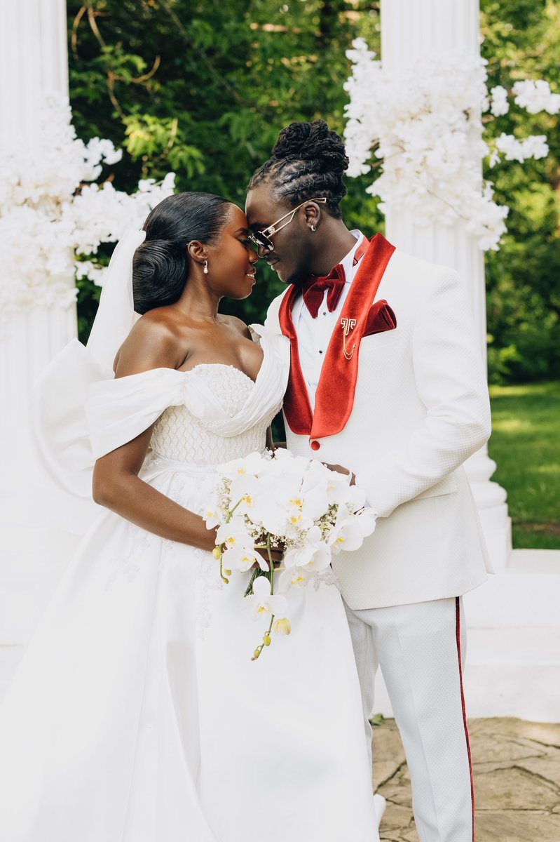 TemsDelight's tweet photo. Enjoy the breathtaking portrait looks from N &amp; E’s wedding, setting the tone for a week filled with beauty and inspirations

Planner: @TemsDelight 
📸:Mesus studio
#temsdelightevents #luxuryweddings #weddings #torontoweddings #torontoweddingplanner ##atlantaweddings #brides #atl https://t.co/24Im2kYsW9