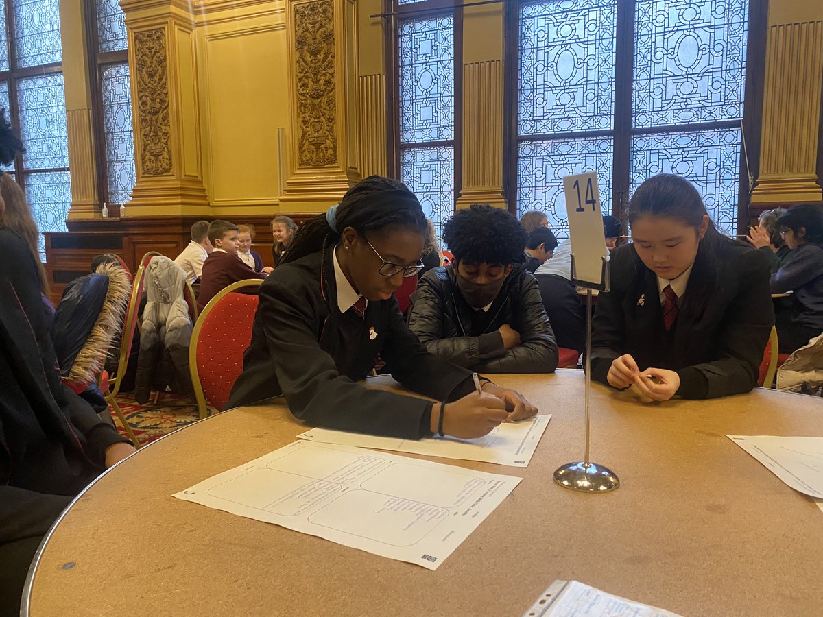 MissHarriganC's tweet photo. Great morning at the City Chambers with our Young Leaders of Learning. Great opportunity for young people to develop their pupil voice and for school improvement. Looking forward to the next few months working with Drumchapel High School. @St_Rochs @McLaughlinJ89 https://t.co/sjw3Dog70q
