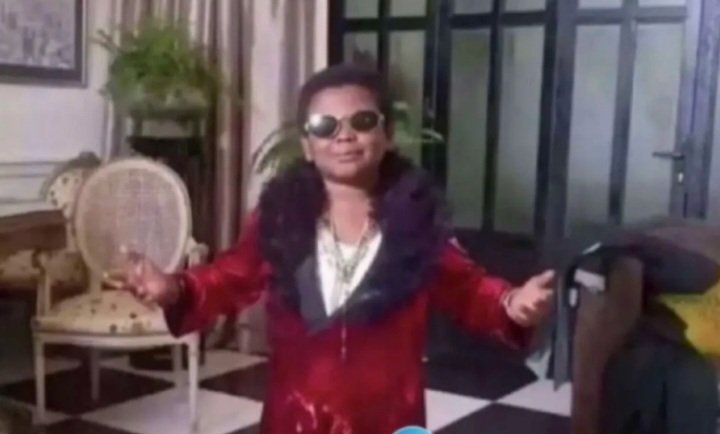 slimmwrites's tweet photo. Me after sending my little sister 10 cedis after she begged me for 5 cedis  airtime https://t.co/Kzri41nzUD