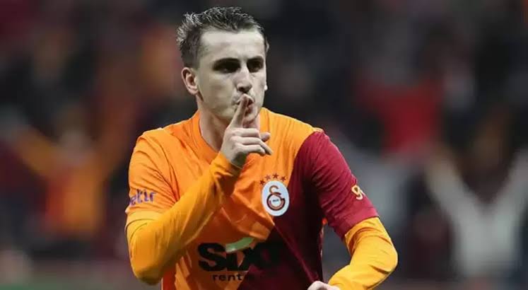 YELLOW RED WALL🦁🇹🇷 tweet media