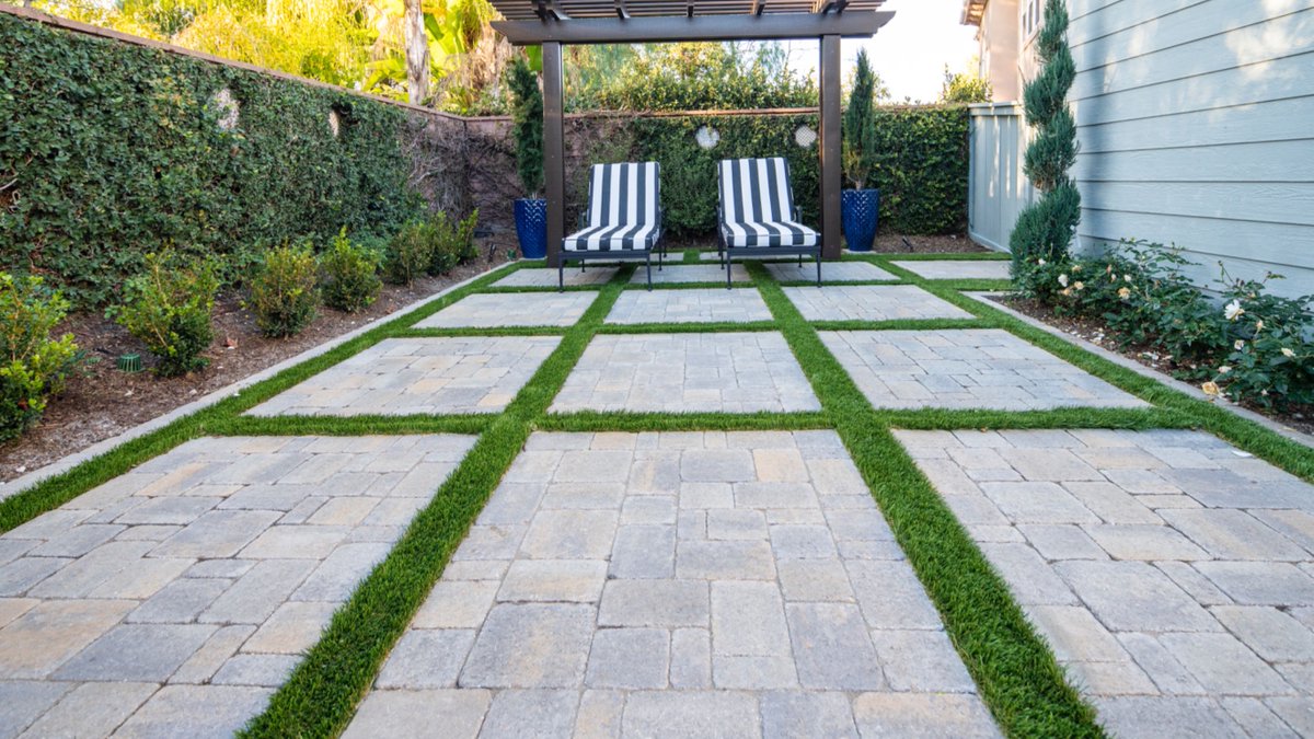 SDPavers's tweet photo. A little green between pavers can add a nice touch!
#SanDiego #Backyard #Driveway #Pavers #Belgard #LandscapeDesigner #OutdoorLiving #Firepit #Remodel #Hardscape #Photooftheday #PaverPatio #Hardscape #BackyardRemodel #Beautiful #art #PaverInstaller
https://t.co/itdnao8swm https://t.co/P7pd5gfEhw