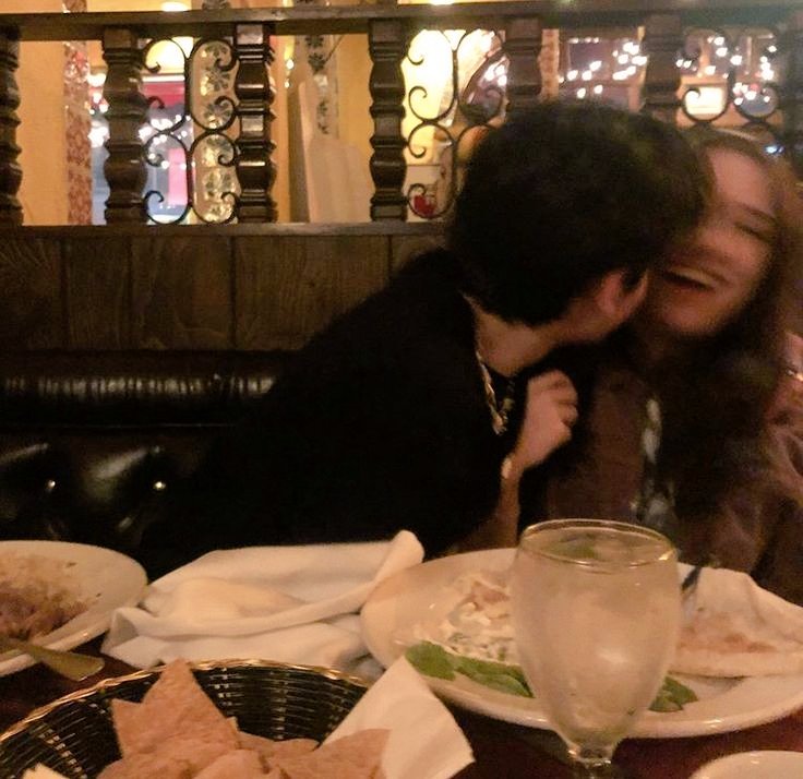 ezchxos's tweet photo. I'd like to laugh with you forever. https://t.co/RBYl80pvJg