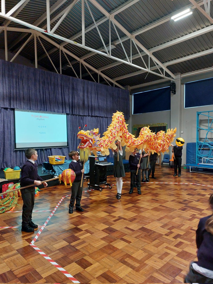 josephworkersch's tweet photo. The children loved making the dragon dance around the hall accompanied by some expert drumming https://t.co/1iTl847UyU