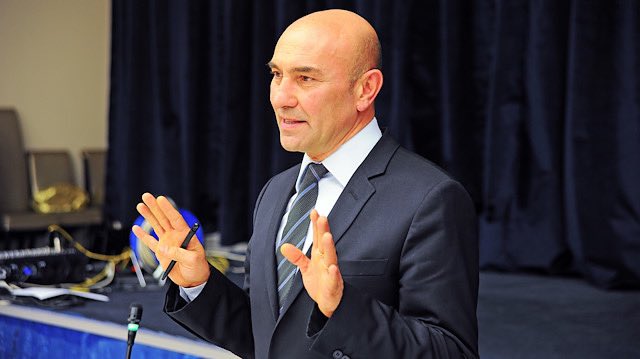 Tunç Soyer’i neden harcadığınızın bir açıklaması var mı?
Muhittin Böcek’ten,
Lütfü Savaş’tan,
Tanju Özcan’dan daha mı başarısızdı??
<a href="/eczozgurozel/">Özgür Özel</a> değişim dediğiniz bu muydu??