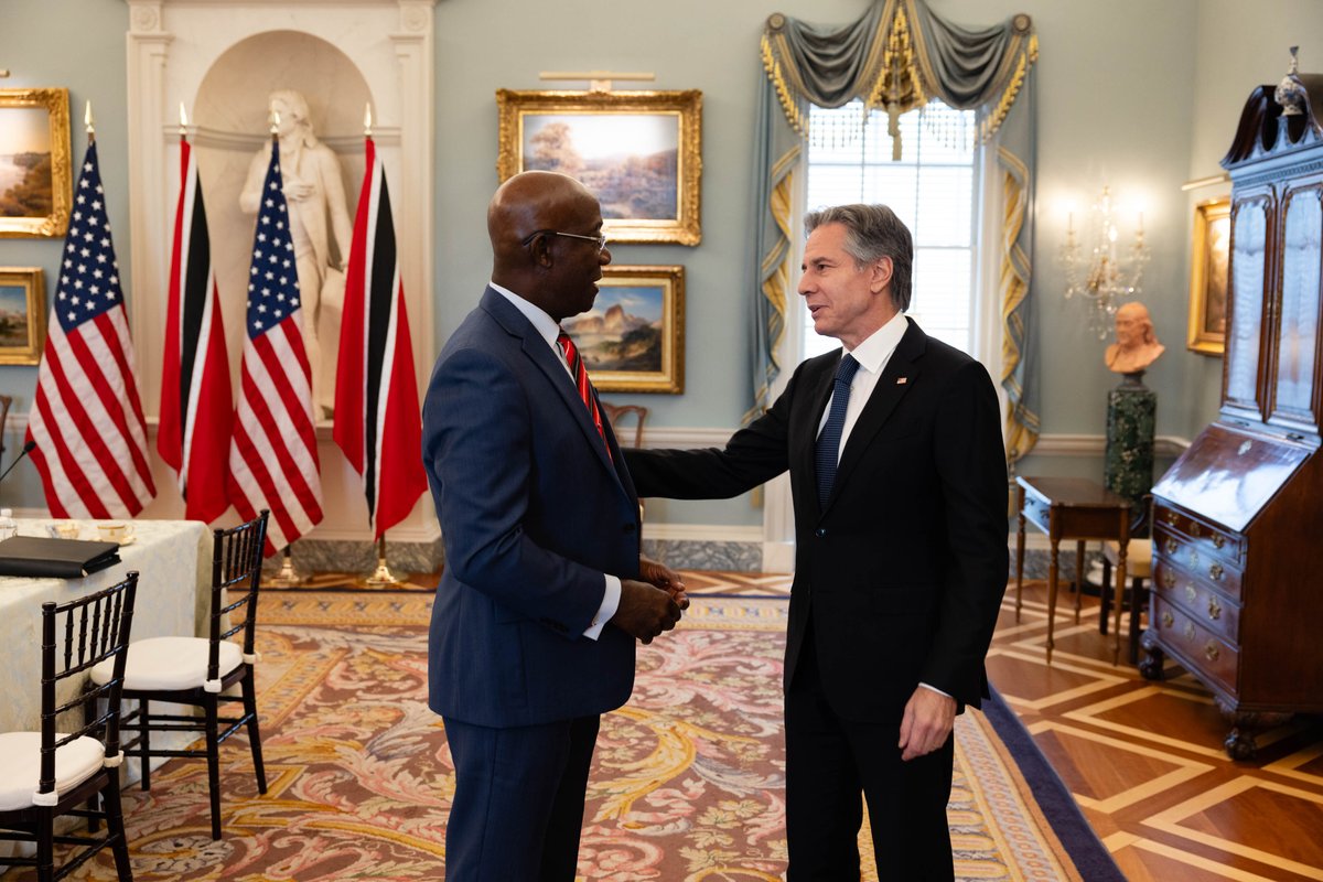 Met with Prime Minister @DrKeithRowley of Trinidad and Tobago, a strong partner in building a secure, prosperous, and resilient Caribbean. We discussed cooperation on citizen security and combatting firearms trafficking, energy security, and climate resilience.