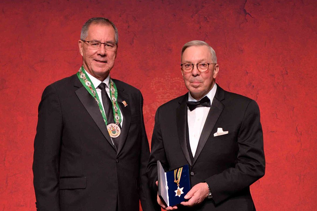 #ICYMI: #WCVM graduate Dr. Lorne Hepworth was made a member of the Order of Canada for his work in research and agriculture. Read more at: ow.ly/KtGK50QvCFn @CanVetMedAssoc @USaskAlumni @globalfoodsecur @CdnAgHall