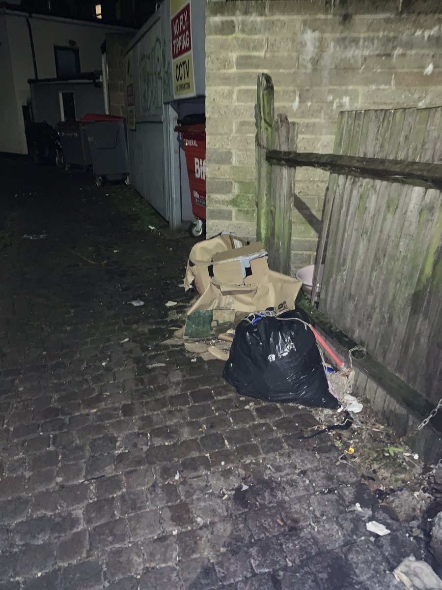 kirst49's tweet photo. Clearly not been #muckymerton  need to go to spec savers because it’s easy to see https://t.co/M0RzavYIxu