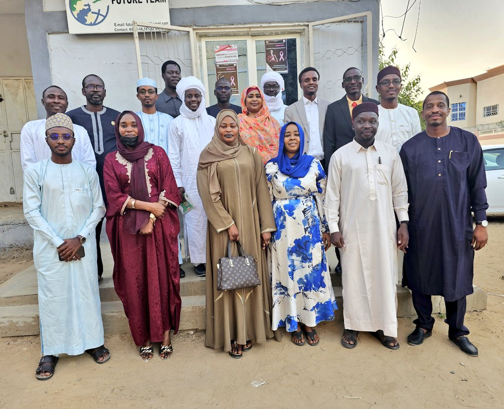 DrHassane90's tweet photo. #Future_Team_Tchad
#Trophée_des_Lycéens
Nous avons eu le privilège de recevoir dans notre siège, quelques Conseillers Nationaux pour discuter du projet Trophée des Lycéens en sa 3ème édition.
L'éducation est Tchad est une priorité pour tous. Ensemble, nous ferons mieux ! https://t.co/nX3bpo8a1J