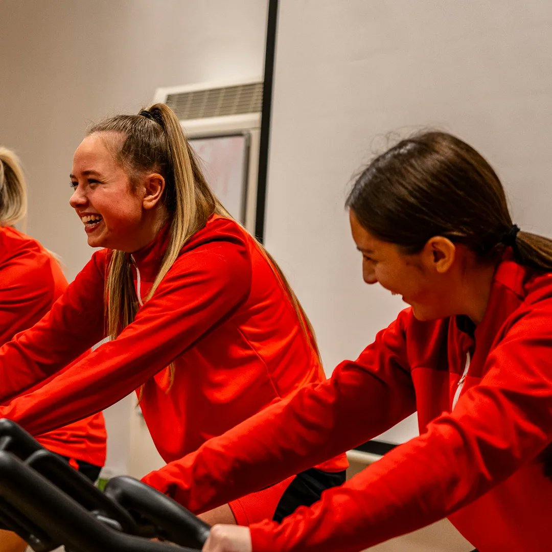 larnefcwomen's tweet photo. Hitting the gym 🏋️‍♀️

2024 season prep has begun 👊 

#WeAreLarne #ForTheTown https://t.co/XU7aJAhuTW