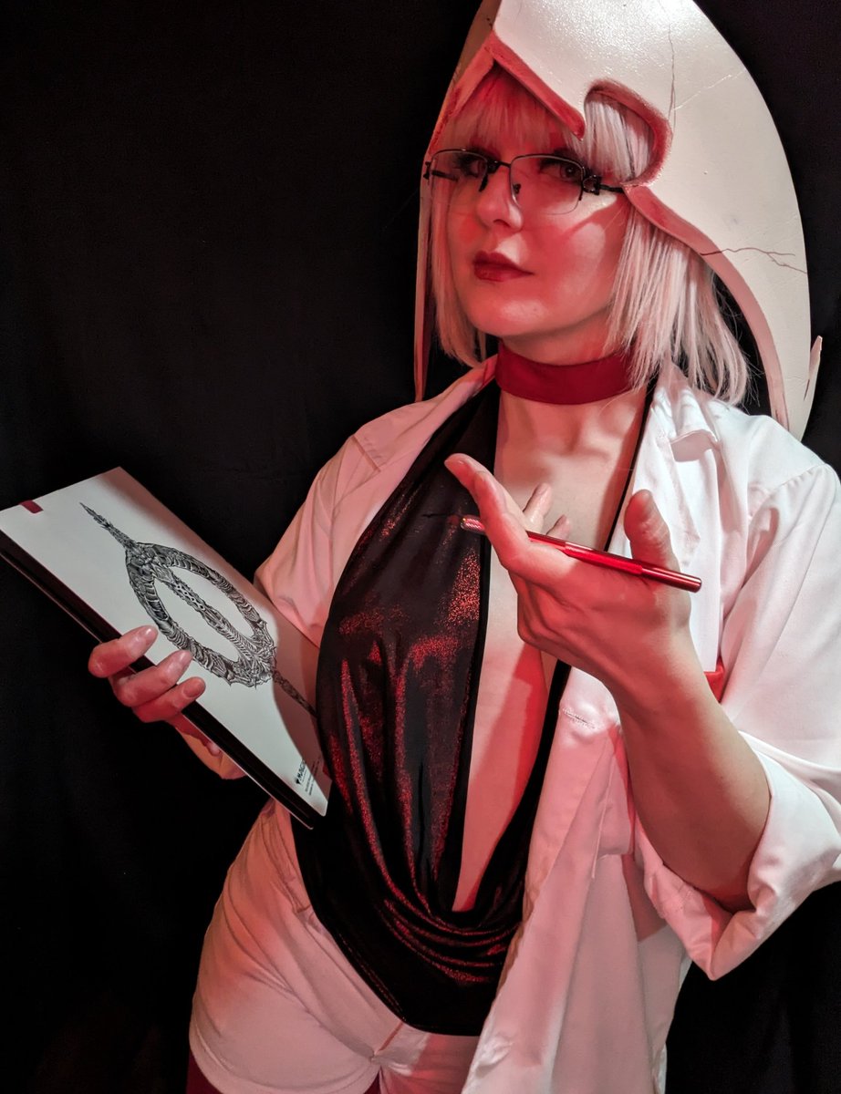 TappyToeClaws's tweet photo. We do what we must, because we can 😌♥️🔪

(Yes this was the look for last night's TikToks. Yes, they're what you think they are.) https://t.co/ppztgNBKuf