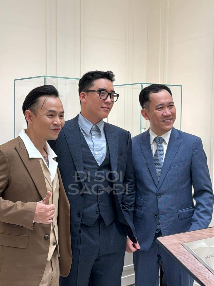 atttrr10's tweet photo. 23/01/2024

Vietnam Thread 🇻🇳 (Jan Ver)

He attended the opening ceremony of Jacob &amp; Co.'s first flagship store in Vietnam https://t.co/VHpsiH7sqZ