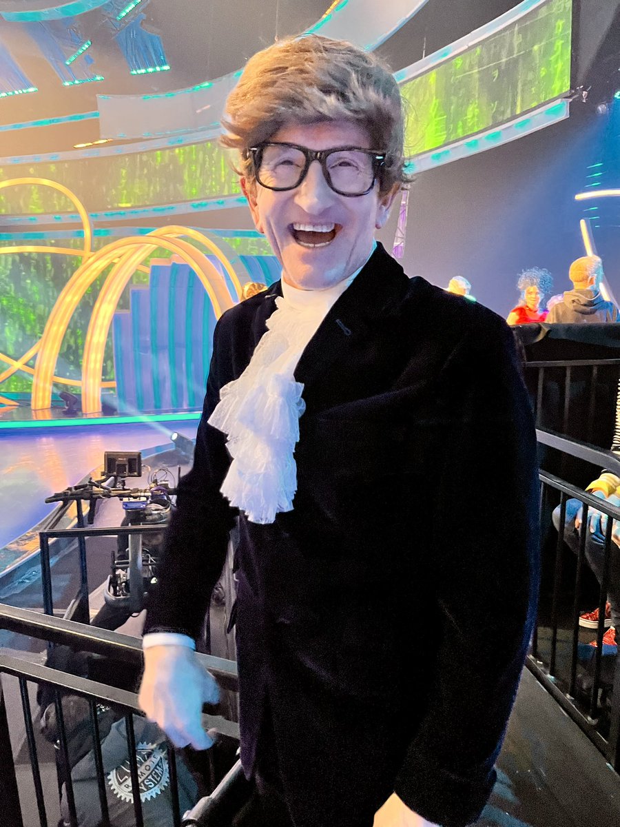 pearc3y's tweet photo. A brilliant night watching another amazing live show. Vicky and Eddie were brilliant. So proud ❤️follow Eddie on instagram eddietheeagleofficial2024 @dancingonice @vickyogden1 https://t.co/XieEoAk328