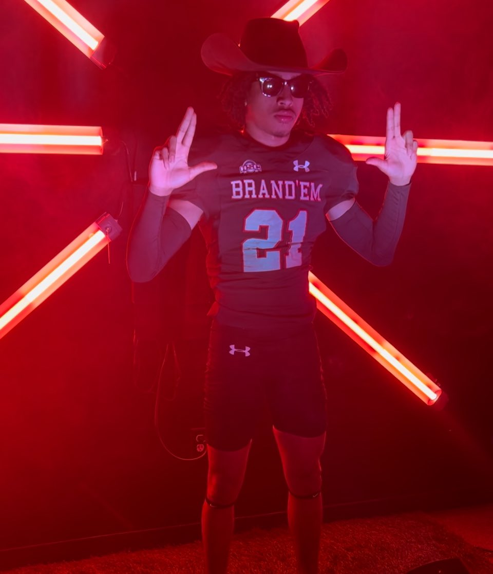 Jaedens21's tweet photo. Had a great time this weekend at sul Ross university @_coachbravo @CoachCadron @SAHoustonFB @Greedy_Elite @satxhsfb https://t.co/9tH838dwj9