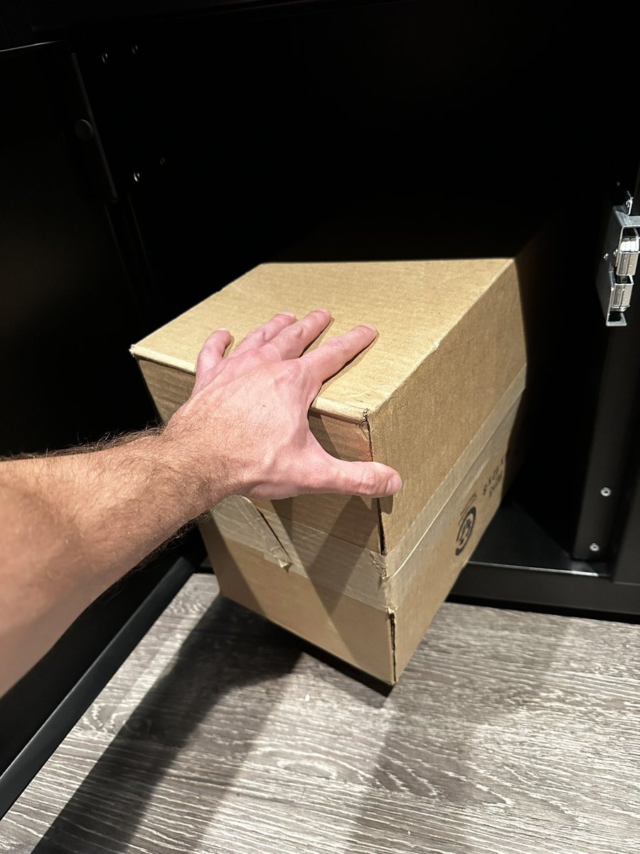 bodyzeusfounder's tweet photo. One of you maniacs ordered 20 bottles of #ALPHAZEUS at once.
Are you feeding an entire army or planning on becoming Rambo? https://t.co/piHkE53vm9