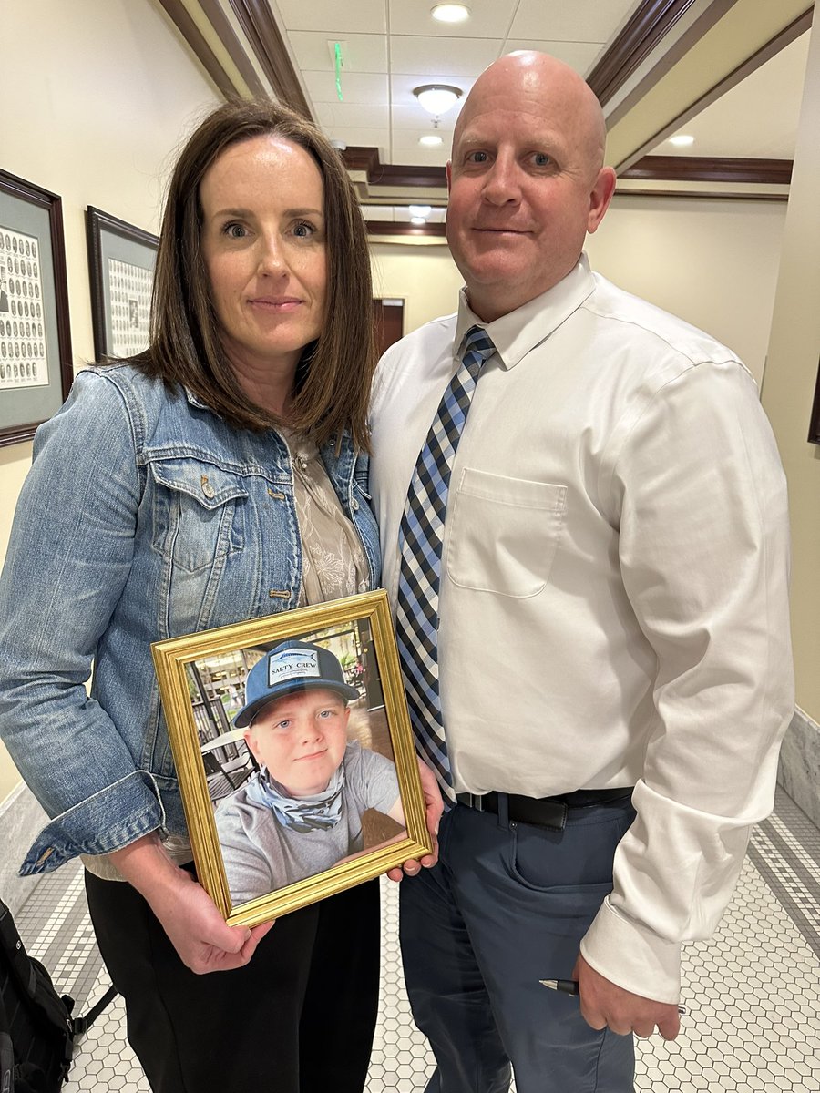 TVDanRascon's tweet photo. The Mitchell’s fighting for change in the name of their son. They want tougher sentencing. Mandatory 5 to 15 years for drunk drivers who kill someone. At the Capitol speaking in favor of #HB273 Eli was hit and killed in April 2022 by a drunk driver while riding his bike. @KSL5TV https://t.co/rXQ2LlqCtL