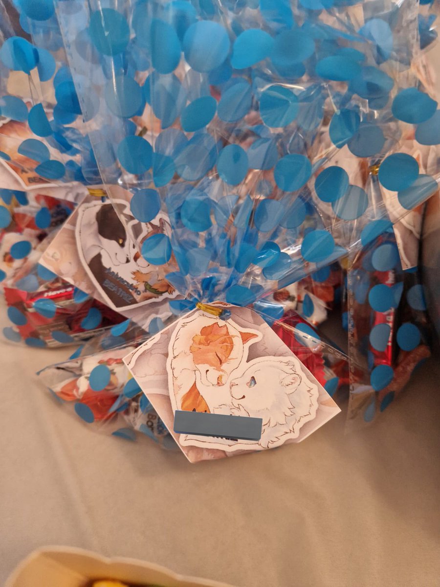 EditxxKiwi's tweet photo. Happy bday to me! I turn 17 today, in case anyone knows, I had a small party at my house with friends and some family, with a Warrior Cats theme! There will be a lot of rumors going around about the film that the colabbi production.@fernwhisker @WhizSketches #warriorcats https://t.co/56CIhgTR3N