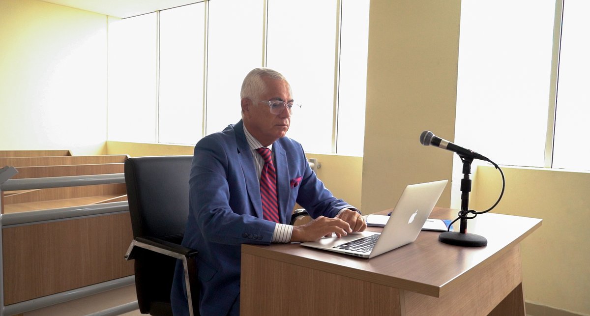 pinogasoc's tweet photo. Empezando una nueva semana con el flujo del trabajo, convirtiendo cada tarea en una oportunidad de crecimiento. 💪

#gilbertopino #ecuador🇪🇨 #consultorjurídico https://t.co/zWSxHHlR4M
