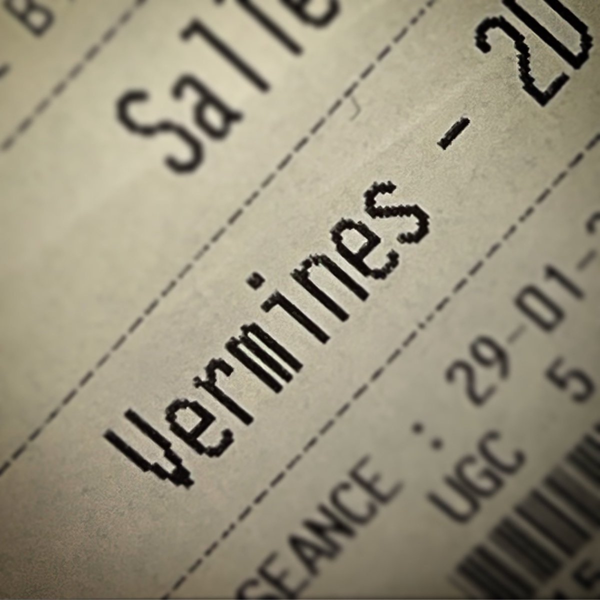 #filmoftheday
Vermines. 2023.
#SebastienVanicek #TheoChristine #SofiaLesaffre #JeromeNiel #LisaNyarko
•
•
•
#cineclub #cinema #movie #film #bluray #uhd #homecinema #ugcillimite #cinemathequefrancaise #horror